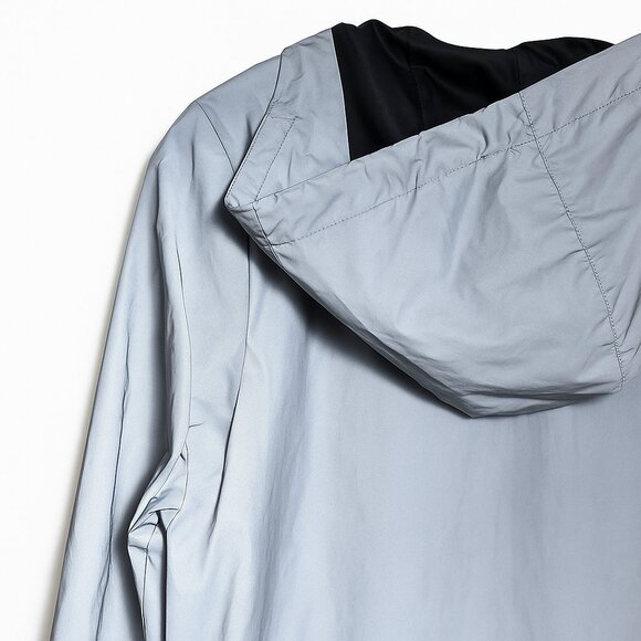 Forever 21 Men’s Reflective Hooded Windbreaker Jacket M Silver Gray Pullover Zip - Picture 4 of 8